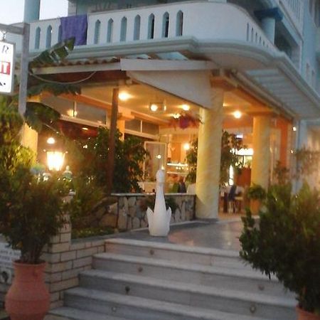 Hotel Spiros Амудия Екстериор снимка